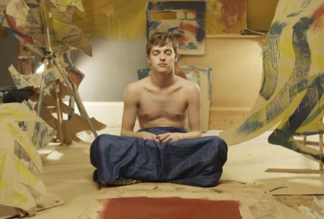 stills_feature_seat_in_shadow_01_default-14633