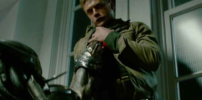 boyd-holbrook-in-the-predator